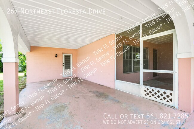 Building Photo - 267 NE Floresta Dr