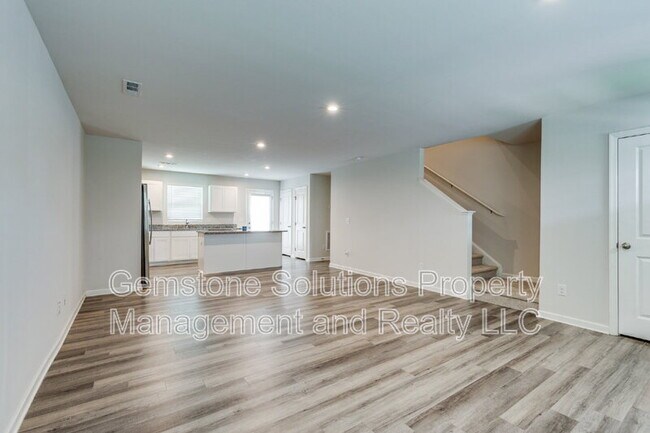 Building Photo - 2057 Westchester Dr