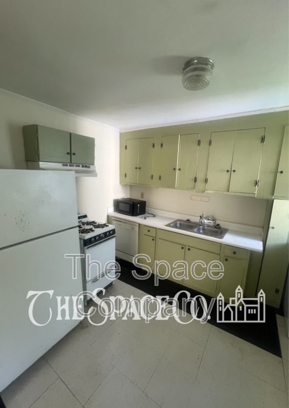 Building Photo - 49 Chapel St