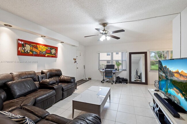 Primary Photo - 13550 SW 6th Ct