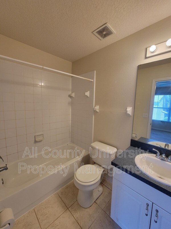 Building Photo - 2348 SW 42nd Dr