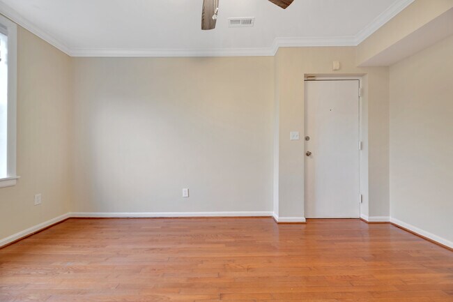 Building Photo - 11 46th St SE