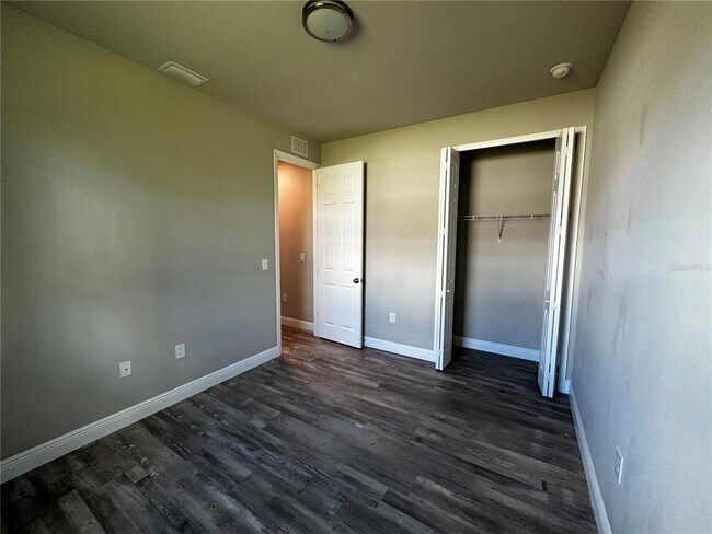 Building Photo - 1123 Albany Ave