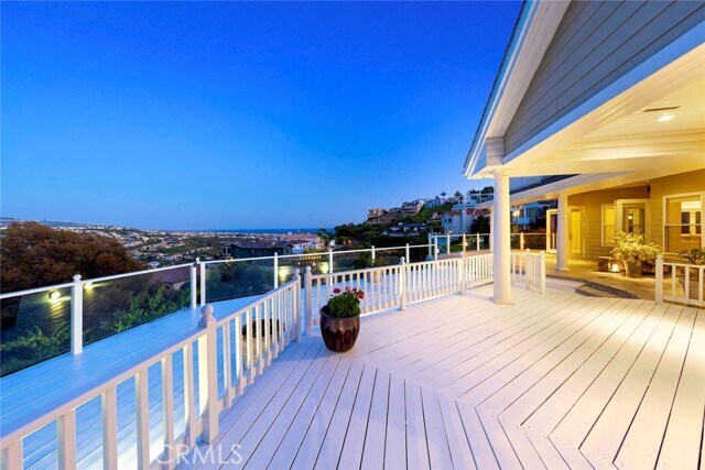 Building Photo - 12 San Remo