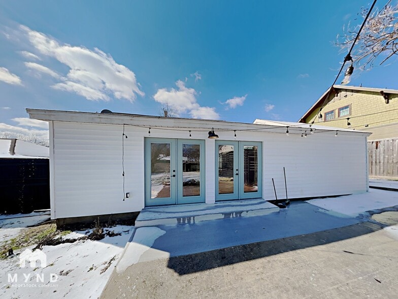 Building Photo - 110 N Ravinia Dr