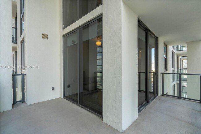 Building Photo - 601 N Miami Ave