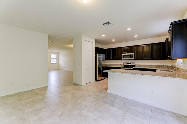 Building Photo - 4022 Devenshire Ct