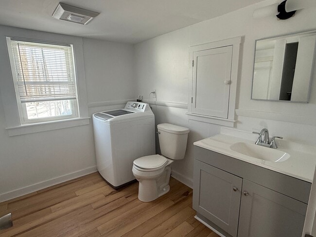 Building Photo - 623 S Main St