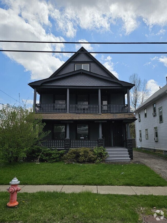 Building Photo - 11806 Parkview Ave