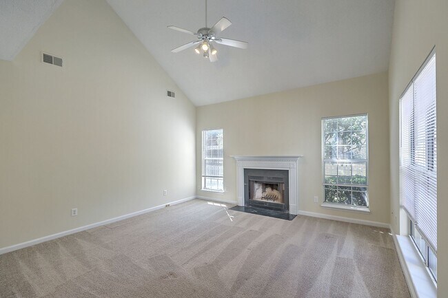 Building Photo - Gorgeous 2 Story Home In Belle Hall!