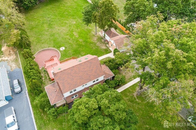 Building Photo - 338 Buckelew Ave