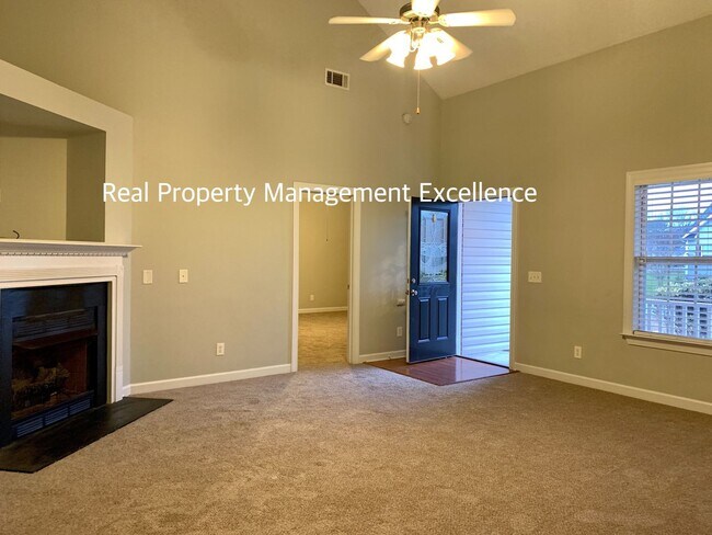 Building Photo - Spacious Corner Lot Ranch in Princeton, Fe...