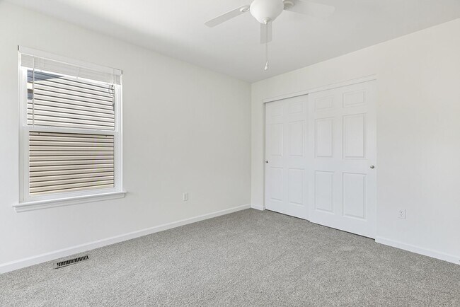 Building Photo - COMING SOON Spacious 4-Bedroom Condo for Rent – Prime Location!