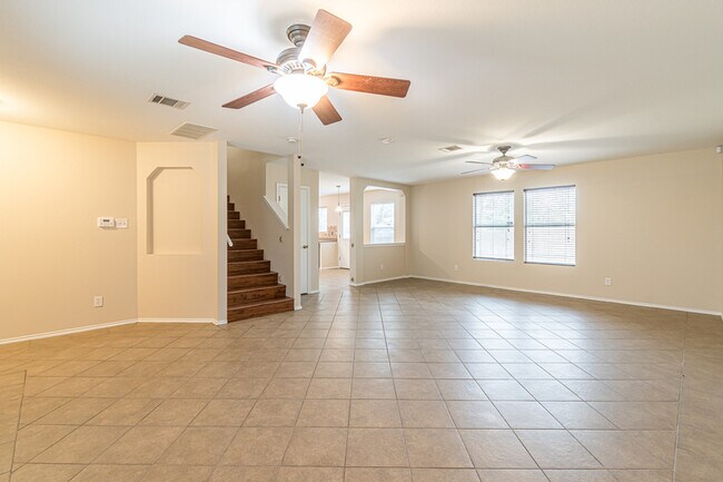 Building Photo - 137 Weeping Way