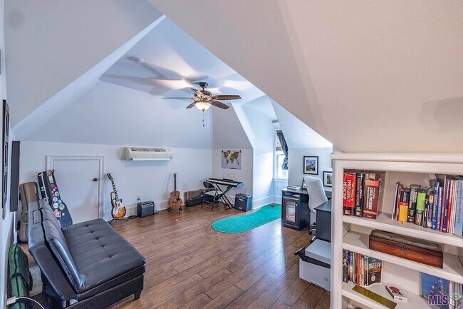 Building Photo - 111 Gentle Oak Blvd