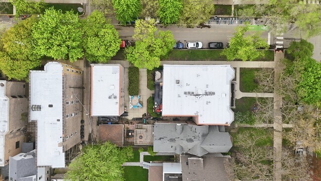 Building Photo - 2555 W Logan Blvd