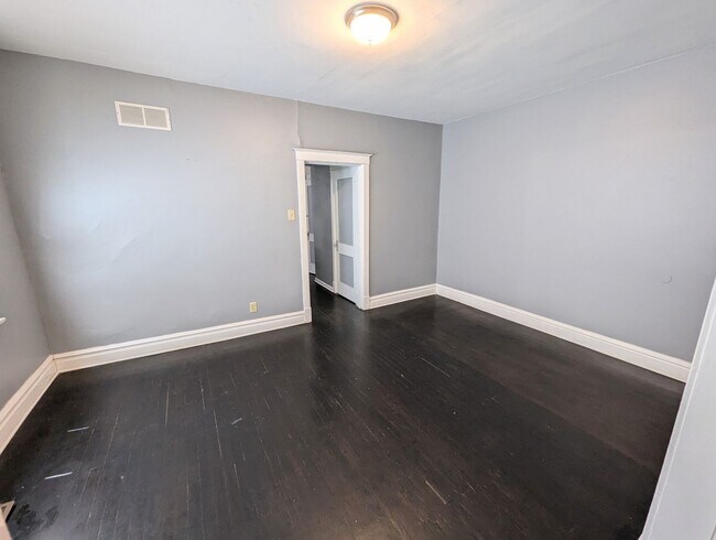 Building Photo - 3339-41 Salena