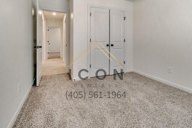 Building Photo - 809 S 2nd St