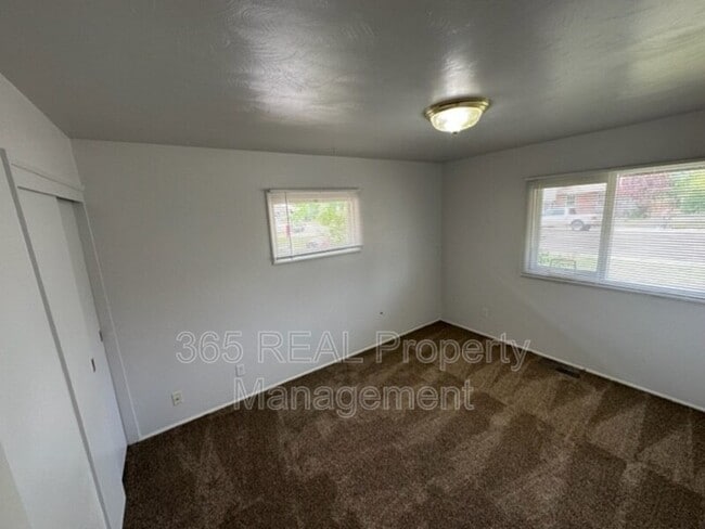 Building Photo - 2446 25th Ave