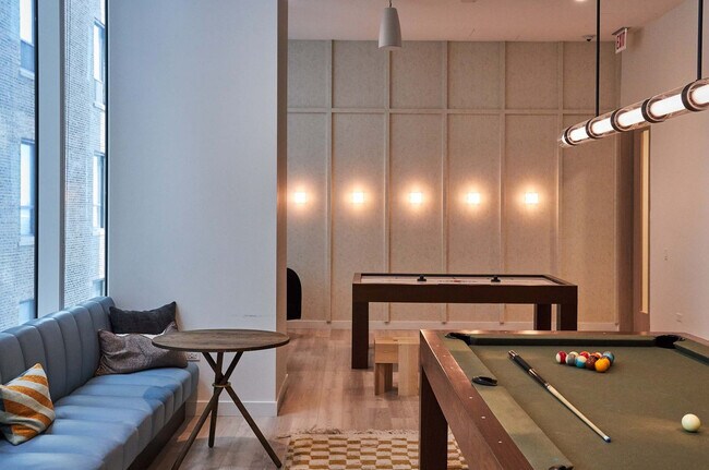 Building Photo - 1006 S Michigan Ave