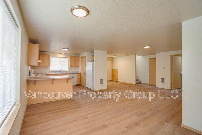 Building Photo - 1100 W 30th St