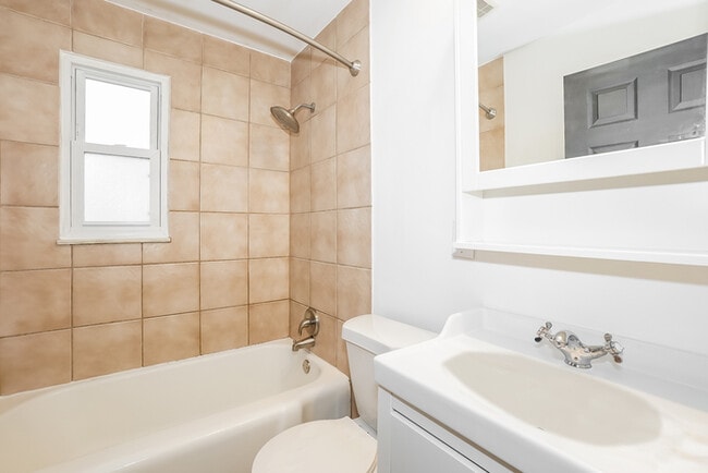 Building Photo - 4914 Lincoln Ave