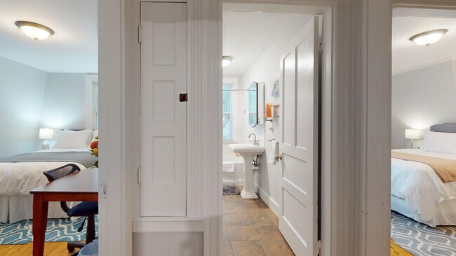 Building Photo - 16 Linder Terrace