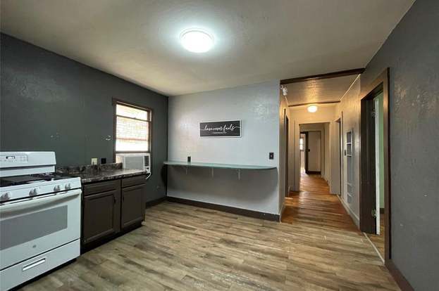 Building Photo - 1164 3 Rd St