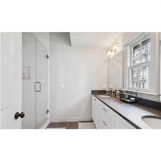 Building Photo - 26 Bass St SE