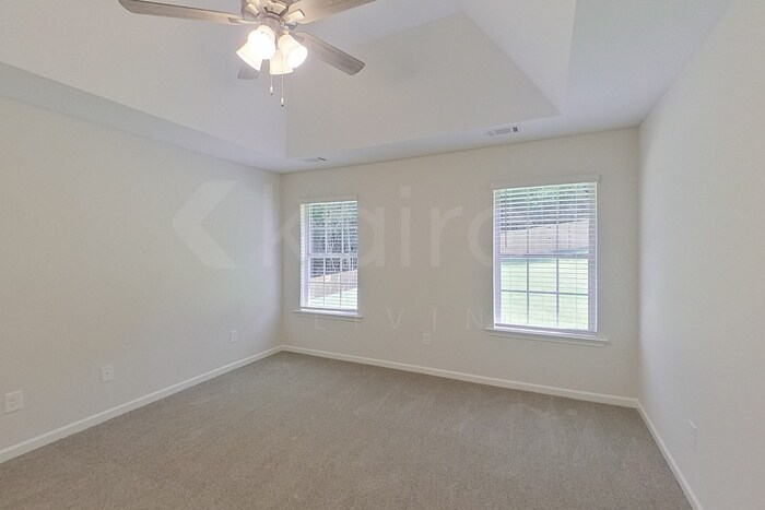 Building Photo - 114 Live Oak Dr