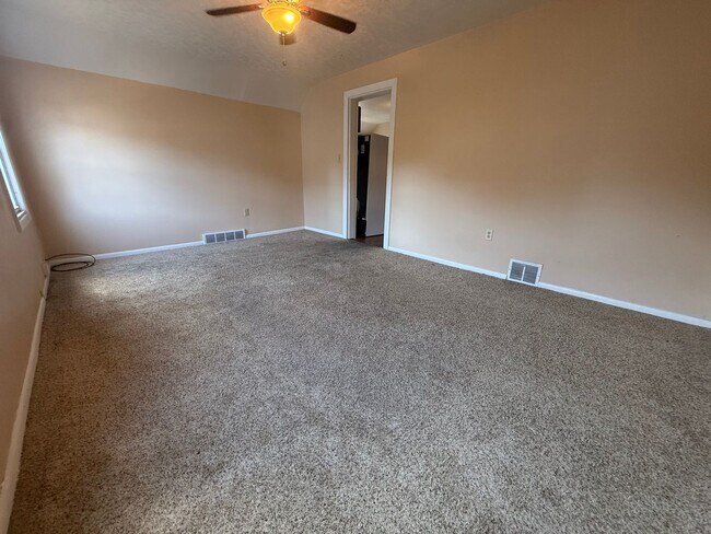 Building Photo - 1726 Starkweather Ave