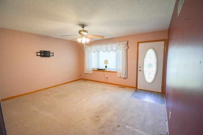 Building Photo - 4 Bed, 2 Bath Home for Rent – Great Locati...