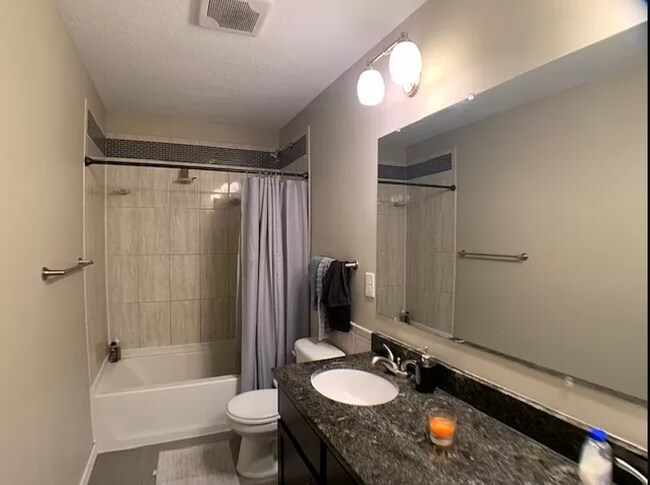 Building Photo - Available Aug 28th 2026 6 bed 3 bath for rent in popular Southeast Minneapolis neighborhood!