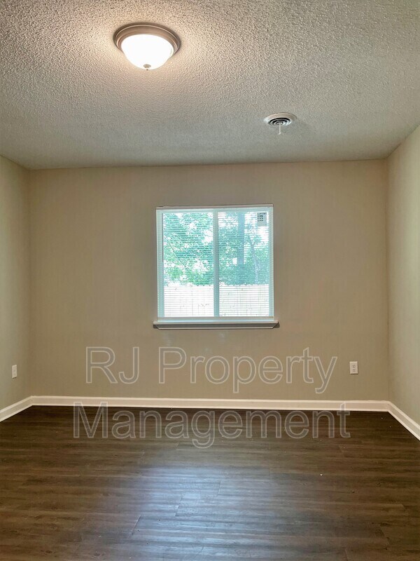 Building Photo - 1437 Castalia St