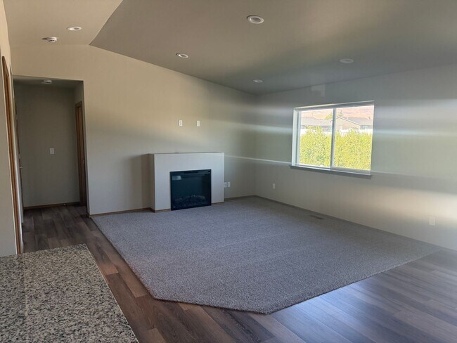 Building Photo - New Construction 3 bed, 2 bath!