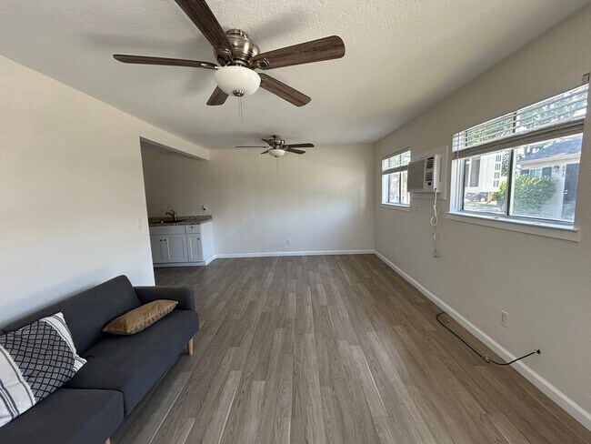Building Photo - 683 - 695 Vermont Avenue, Turlock CA 95380