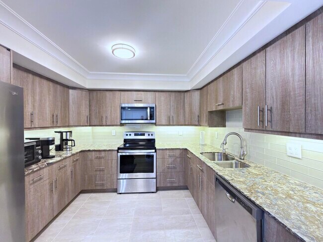 Building Photo - 3546 S Ocean Blvd