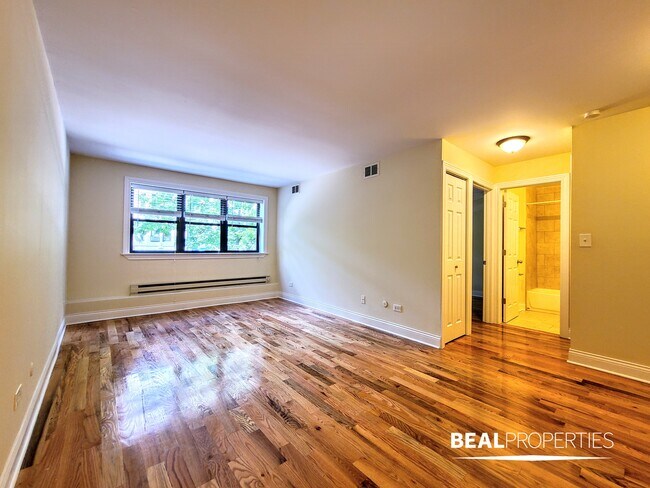 Primary Photo - 555 W Arlington Pl