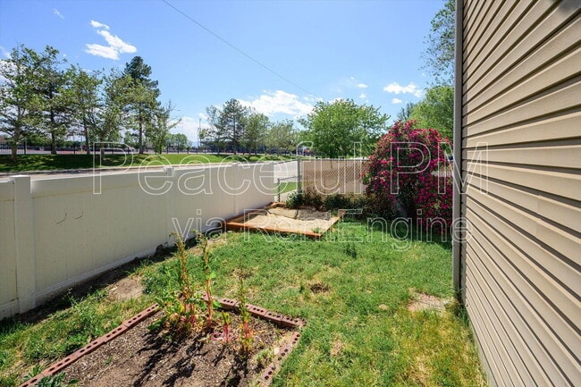 Building Photo - 307 Marion St