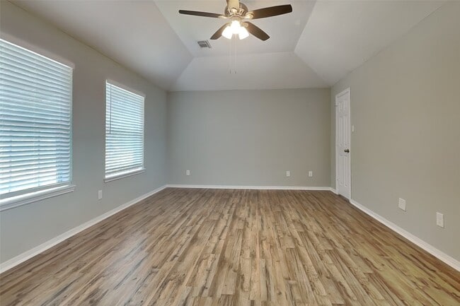 Building Photo - 1210 Colonial Heights Dr