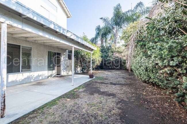 Building Photo - 4 Bedroom/2.5 Bath Home located in RiverLakes - $2645 Per month!