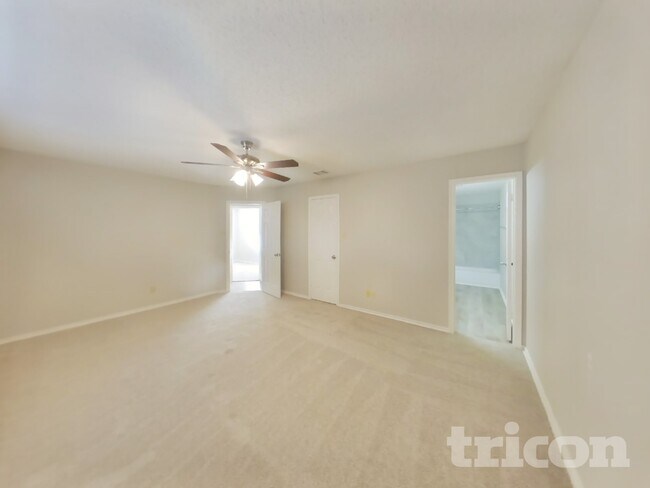 Building Photo - 8230 Longhorn Ridge Dr