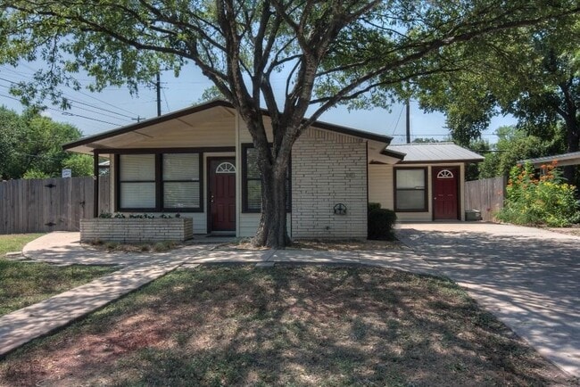 Primary Photo - 1615 Westmoor Dr
