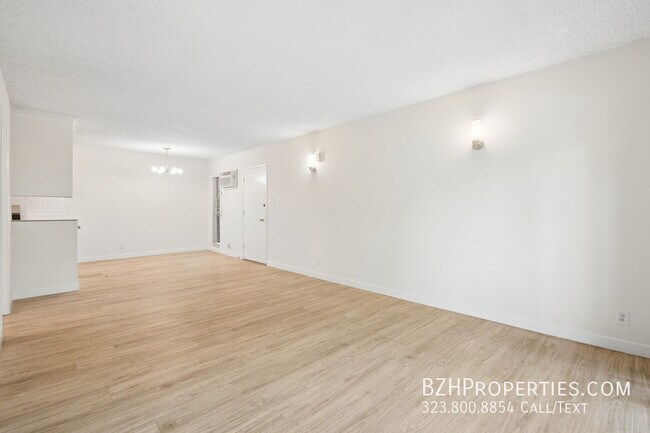 Building Photo - 7540 Hampton Ave