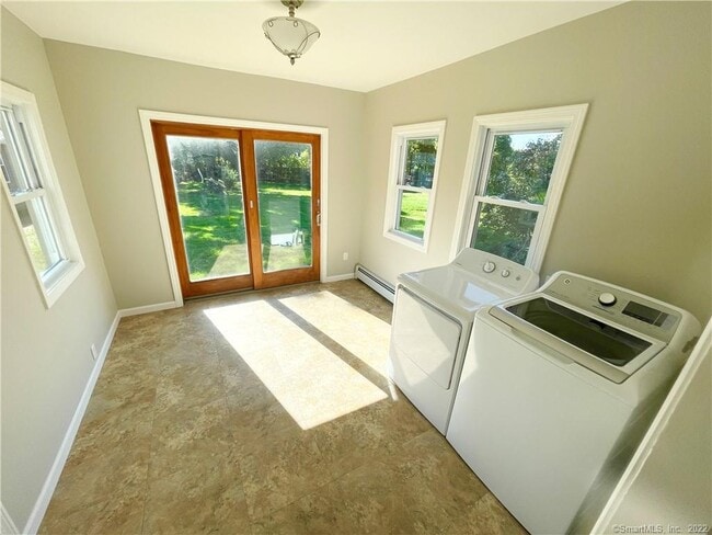 Building Photo - 341 Center Rd