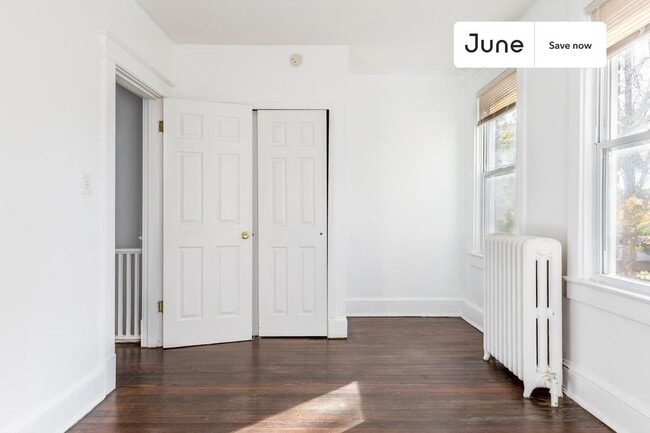 Building Photo - 616 Orleans Pl NE