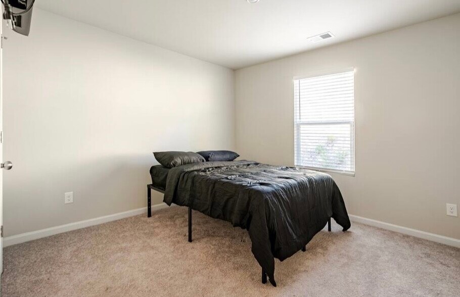 Building Photo - 43 L Gurley Ln