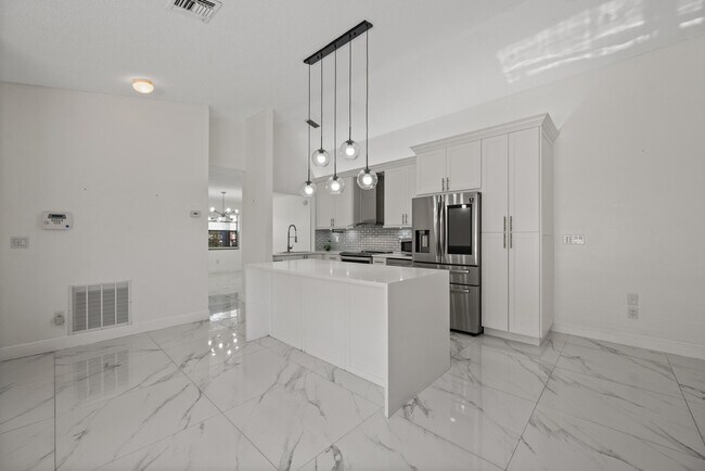 Building Photo - 5310 Kim Ct