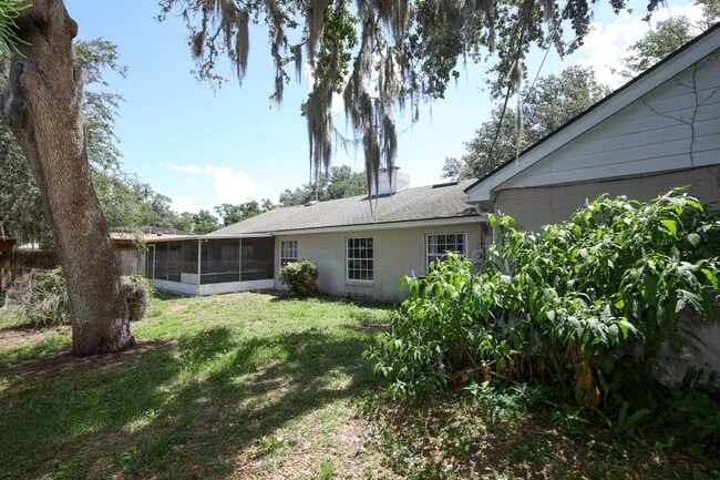 Building Photo - Spacious 4/2 in Maitland's English Estates!