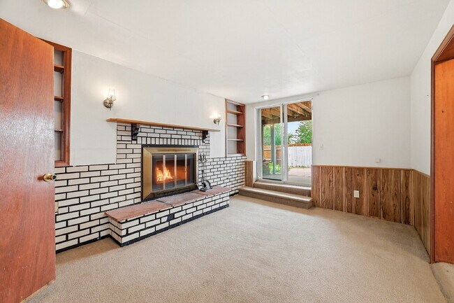 Building Photo - $2,145.95 with $300 off the first month's rent, 4 Beds - 2 Bath, Single Family Home in Colorado S...